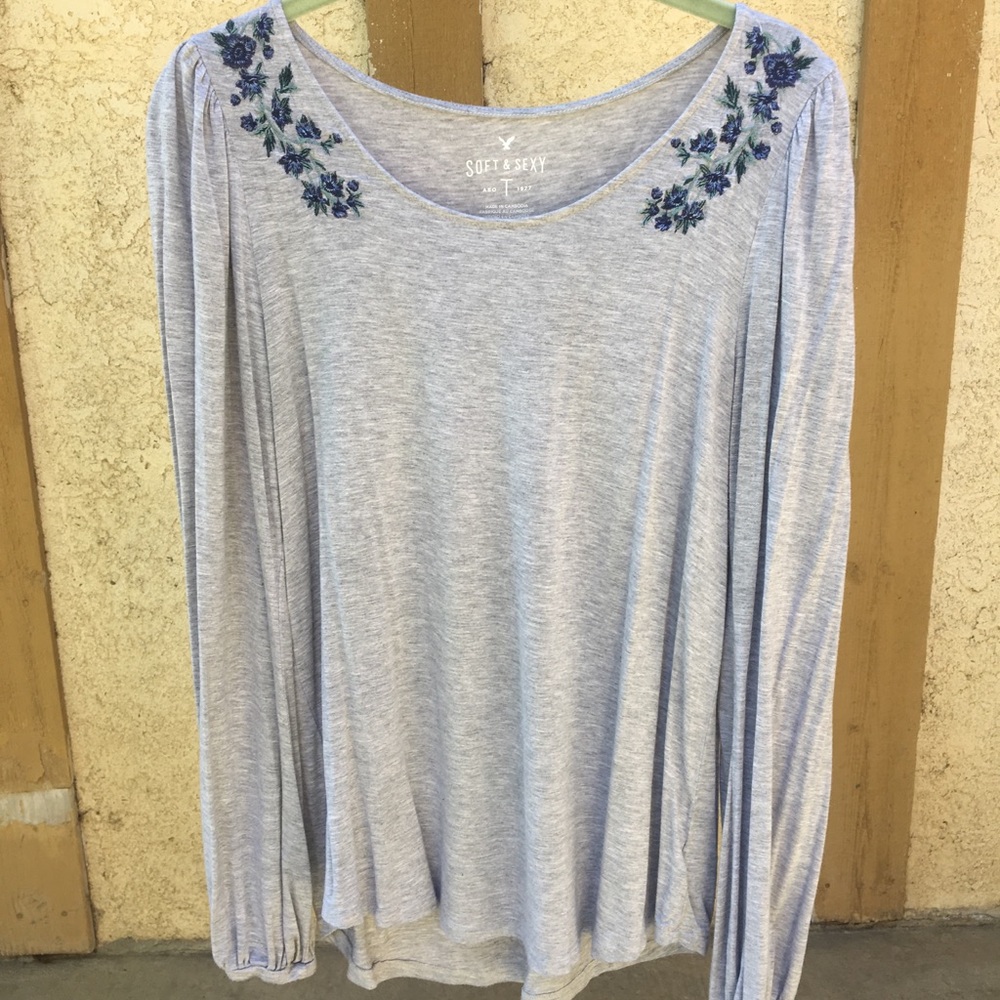 American Eagle Soft Gray Embroidered Flowers Top